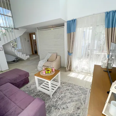 Garden Loft With Pool In Alsancak Kyrenia By Holidaykeys アパート *