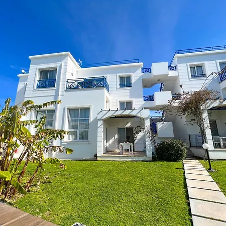 Garden Loft With Pool In Alsancak Kyrenia By Holidaykeys Кирения