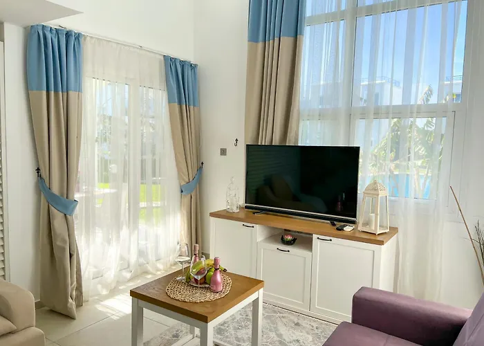 Garden Loft With Pool In Alsancak Kyrenia By Holidaykeys Daire