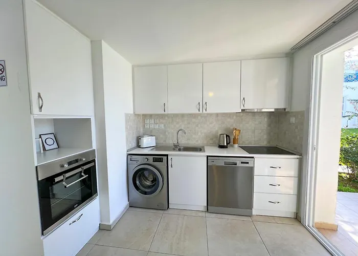 Garden Loft With Pool In Alsancak Kyrenia By Holidaykeys *